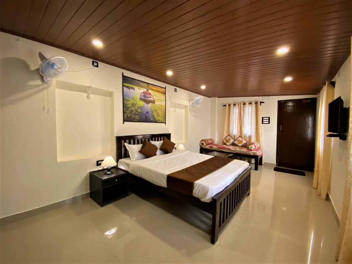 Udupi Inn Bagian luar foto