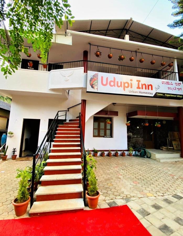 Udupi Inn Bagian luar foto